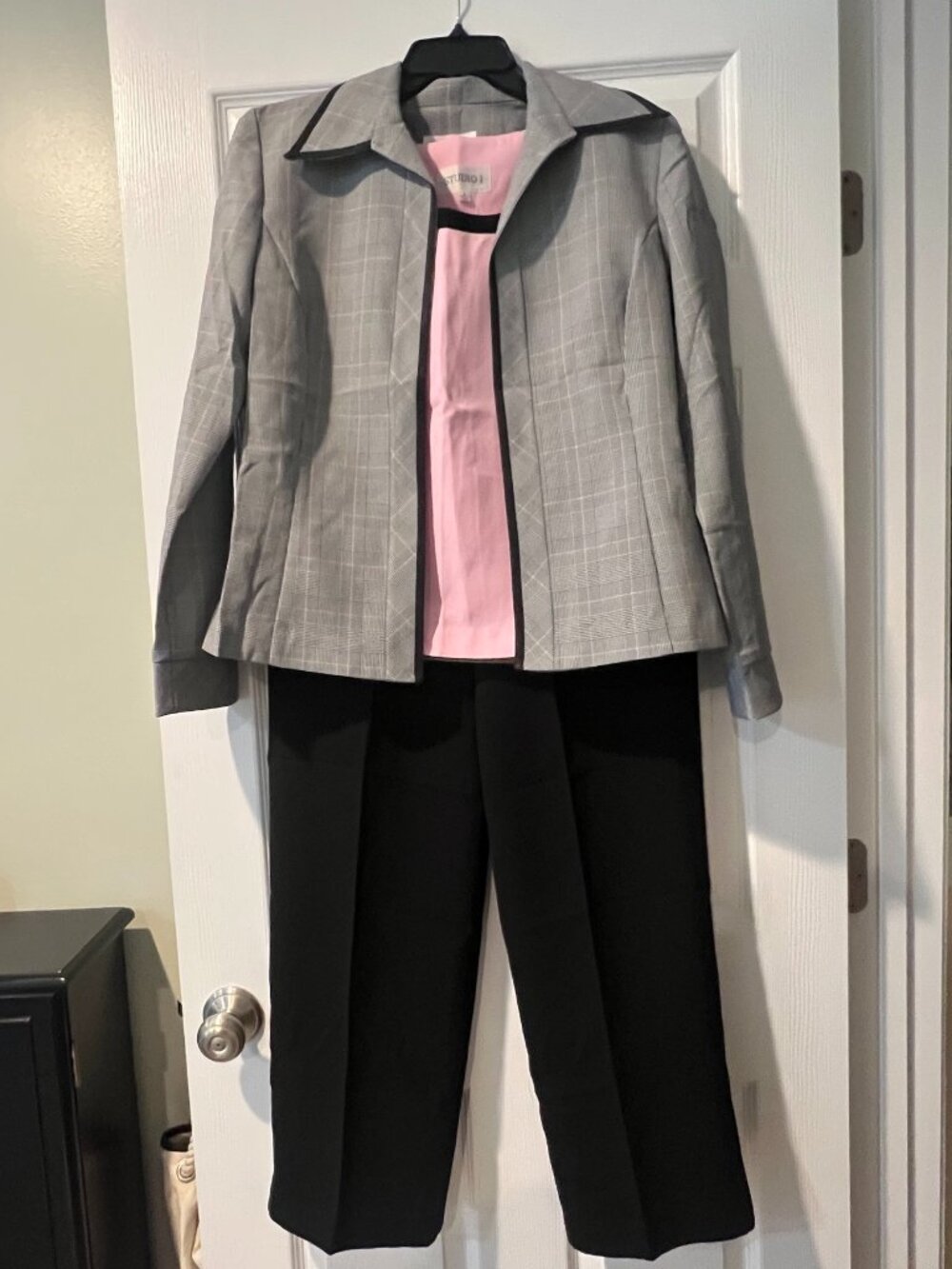 Studio I Three-piece Pant Suit Black/Gray Plaid/Pink Size 8 NWT